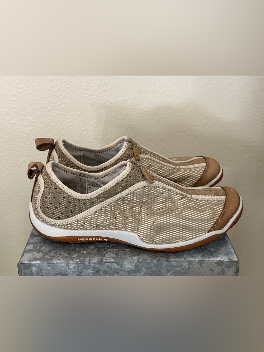Merrell  Lorelei Zip Up Women’s Tan & Beige Slip-On Mesh Casual Shoes, Size 8.5